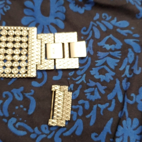 COPY - JLo Swarovski Crystal Watch - Picture 14 of 14